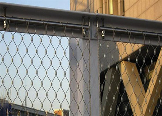 سياج حاجز المرور الفولاذ المقاوم للصدأ شبكة سلكية 50x50 لمنع السقوط